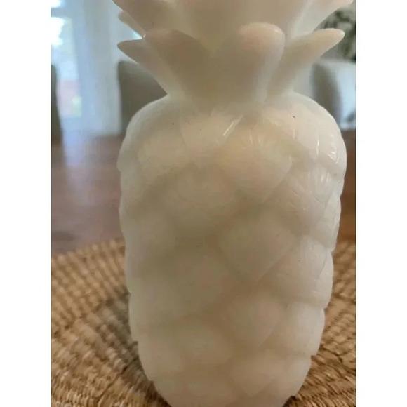 7" White Pineapple Handmade Candle - Picture 3 of 6